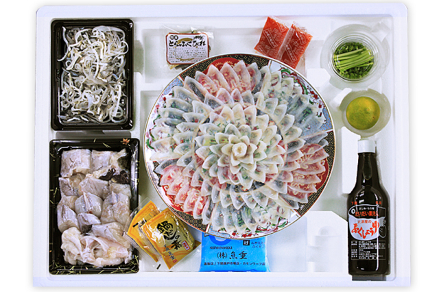 ご自宅で料亭気分。国内産とらふぐのふぐ刺し・ちり鍋用セット。3-4人前